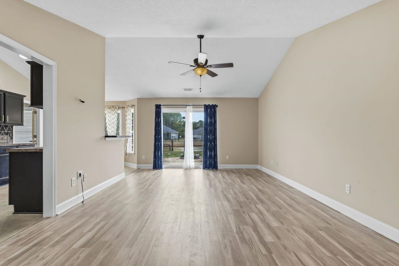 238 Macarthur Dr. Photo 18