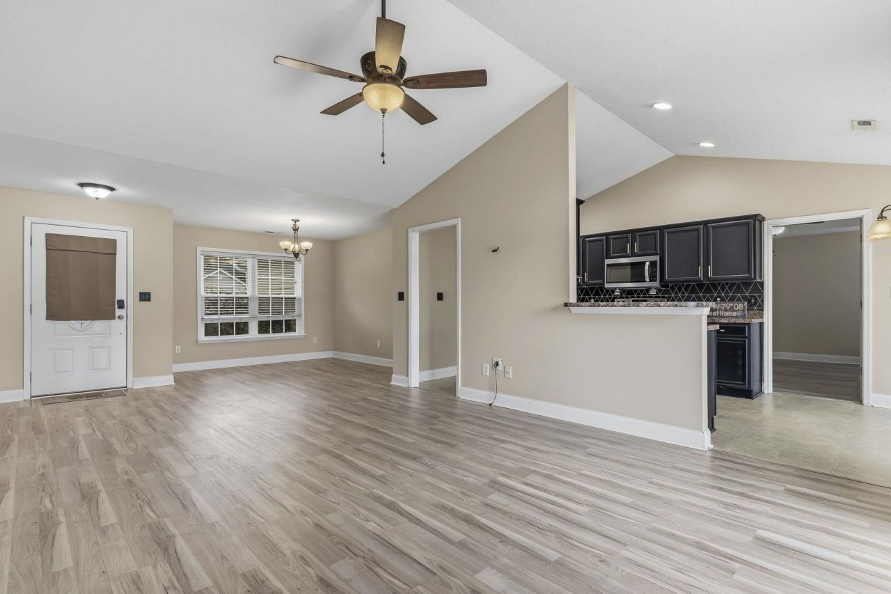 238 Macarthur Dr. Photo 19