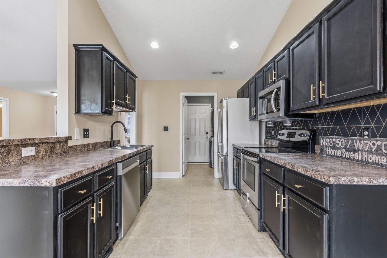 238 Macarthur Dr. Photo 25