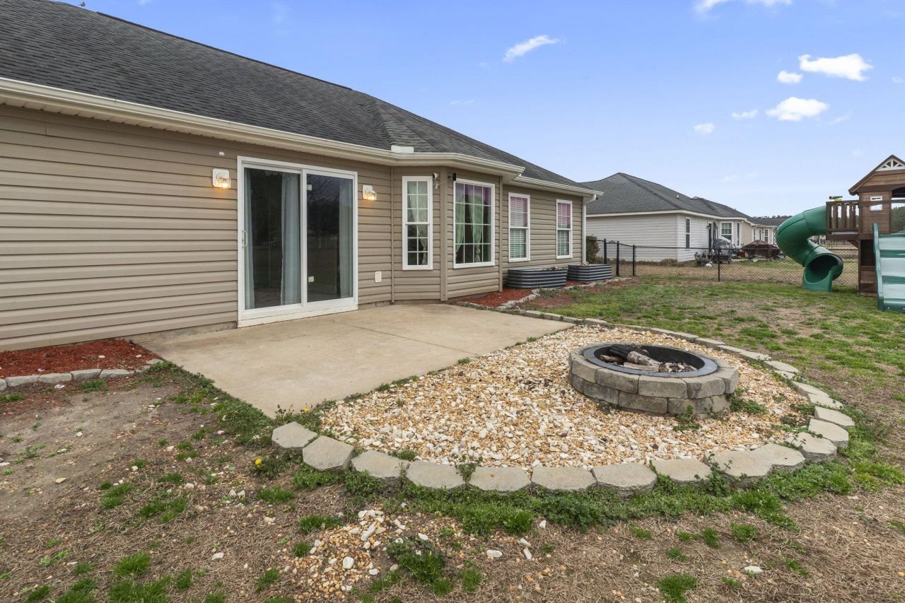 238 Macarthur Dr. Photo 27