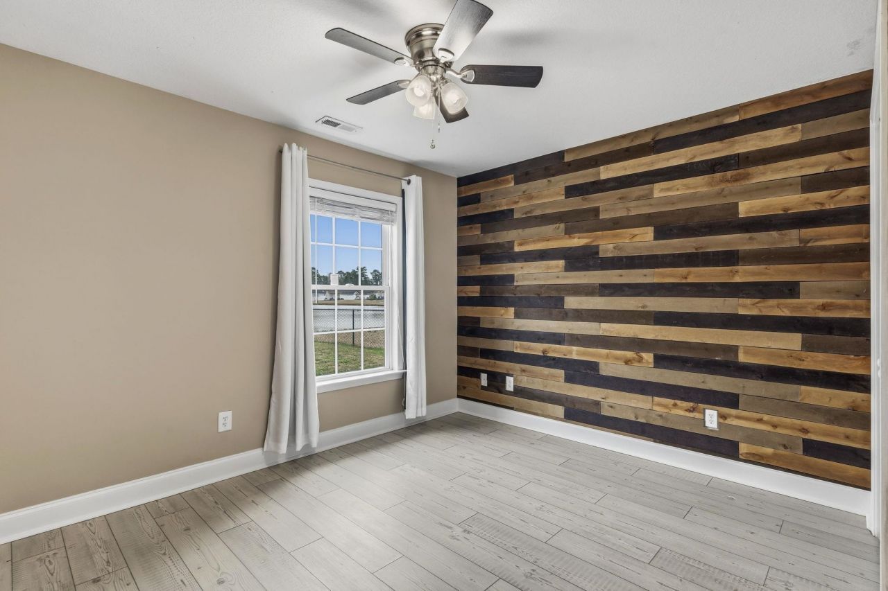 238 Macarthur Dr. Photo 8