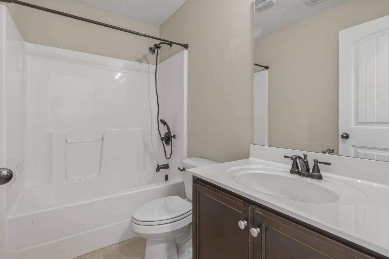 238 Macarthur Dr. Photo 9