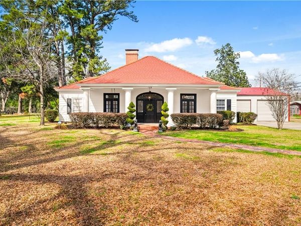 108 S MONROE Street, Marksville, LA 71351