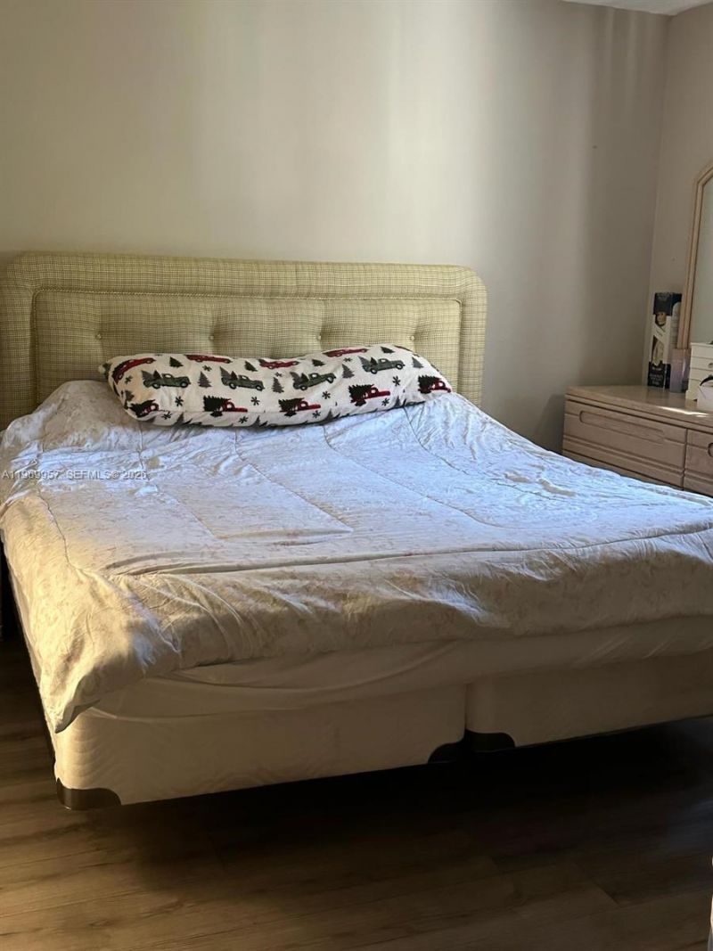 10000 NW 80th Ct, Unit 2433, Hialeah Gardens, FL 33016 Photo