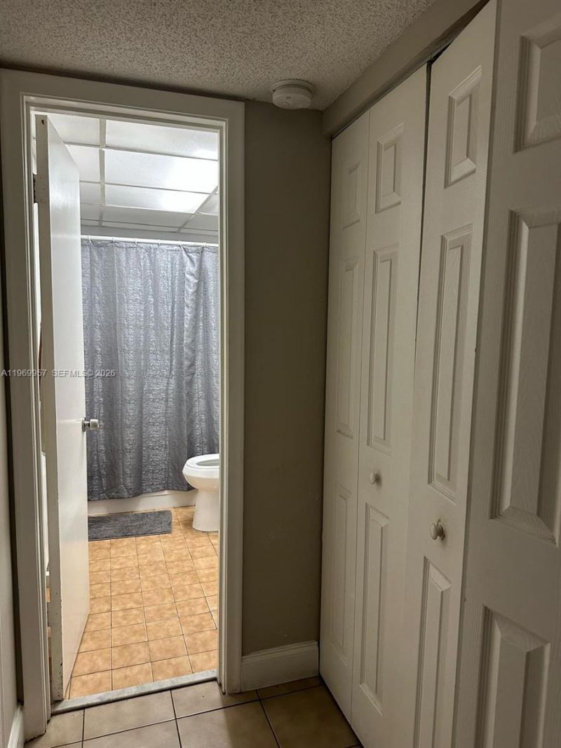 10000 NW 80th Ct, Unit 2433, Hialeah Gardens, FL 33016 Photo