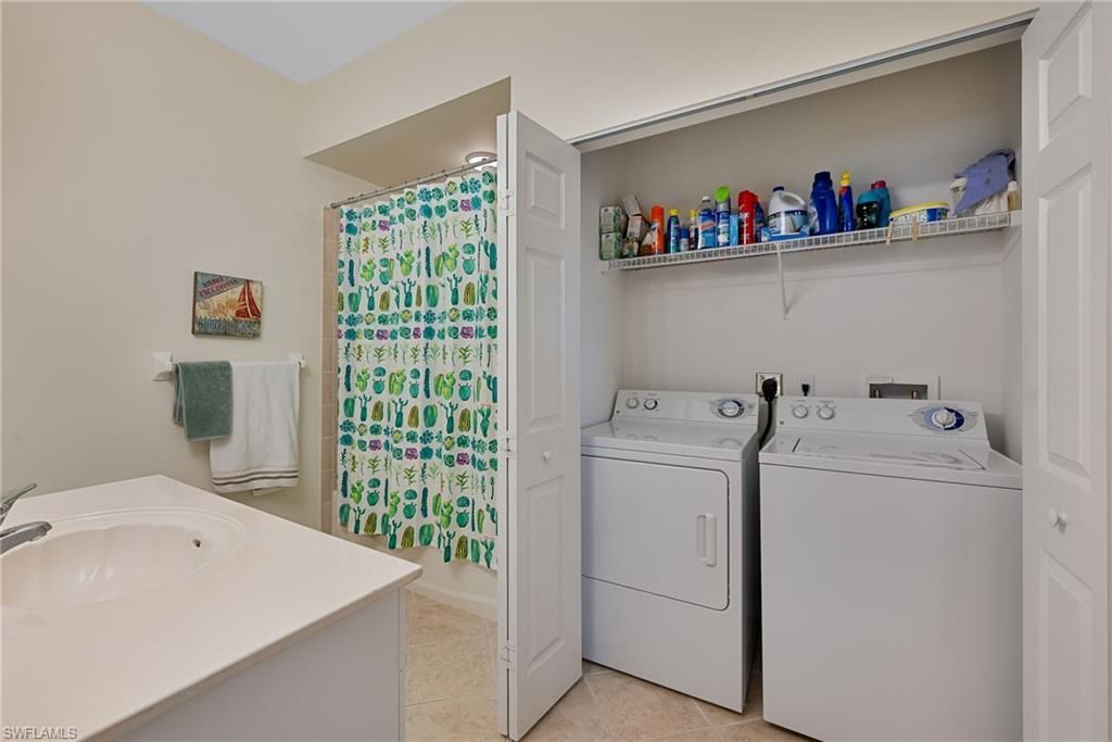 3993 Bishopwood Ct E, Unit 9-204, Naples, FL 34114 Photo