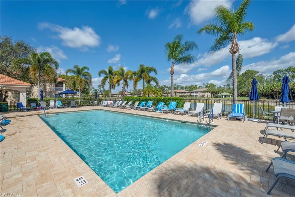 3993 Bishopwood Ct E, Unit 9-204, Naples, FL 34114 Photo
