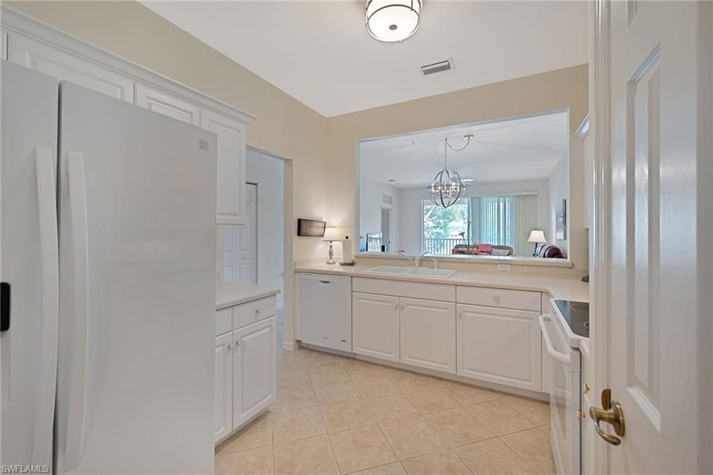 3993 Bishopwood Ct E, Unit 9-204, Naples, FL 34114 Photo