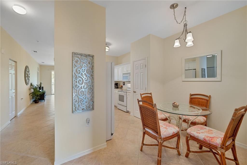 3993 Bishopwood Ct E, Unit 9-204, Naples, FL 34114 Photo