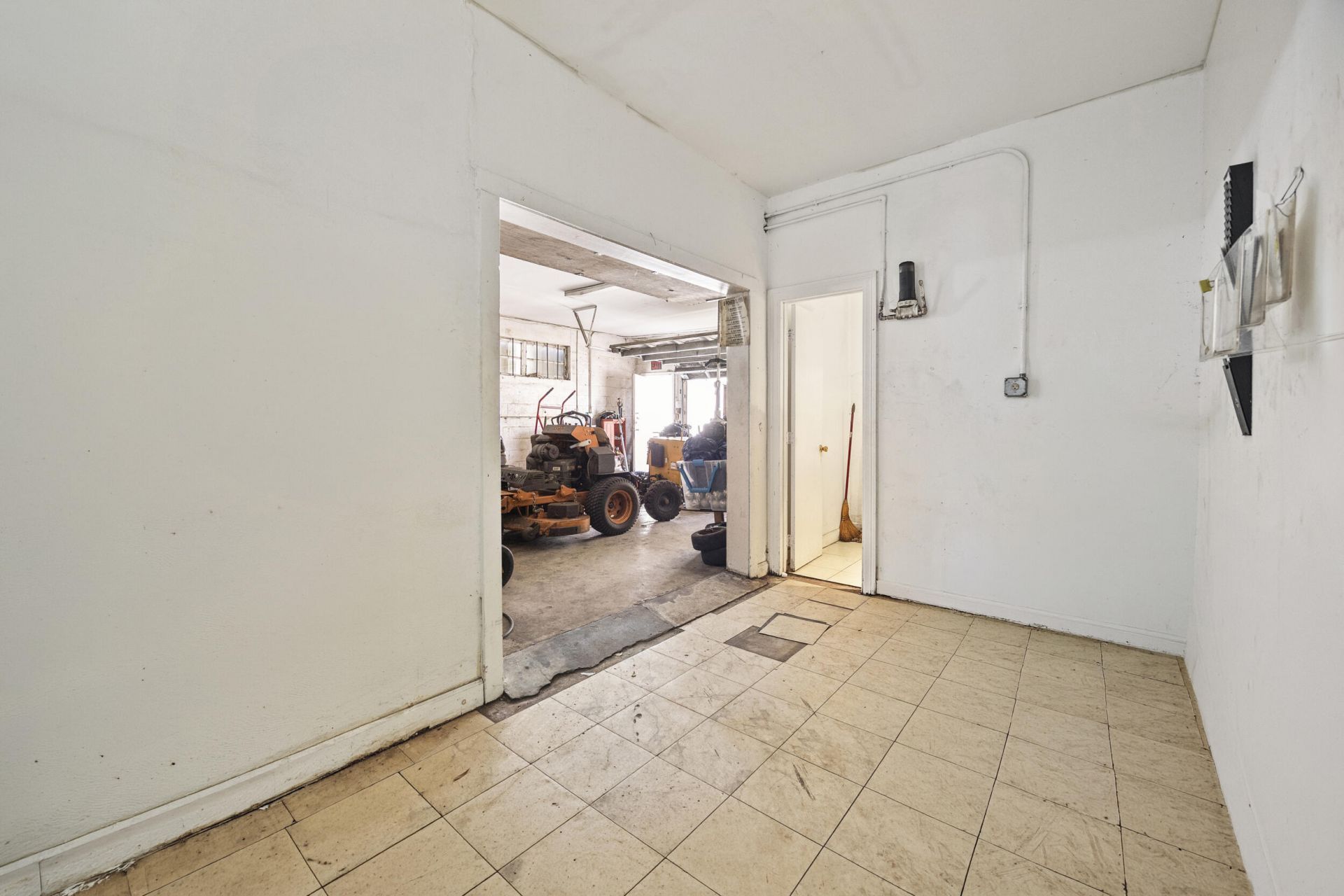 3085 2nd Avenue N, Palm Springs, FL 33461 Photo