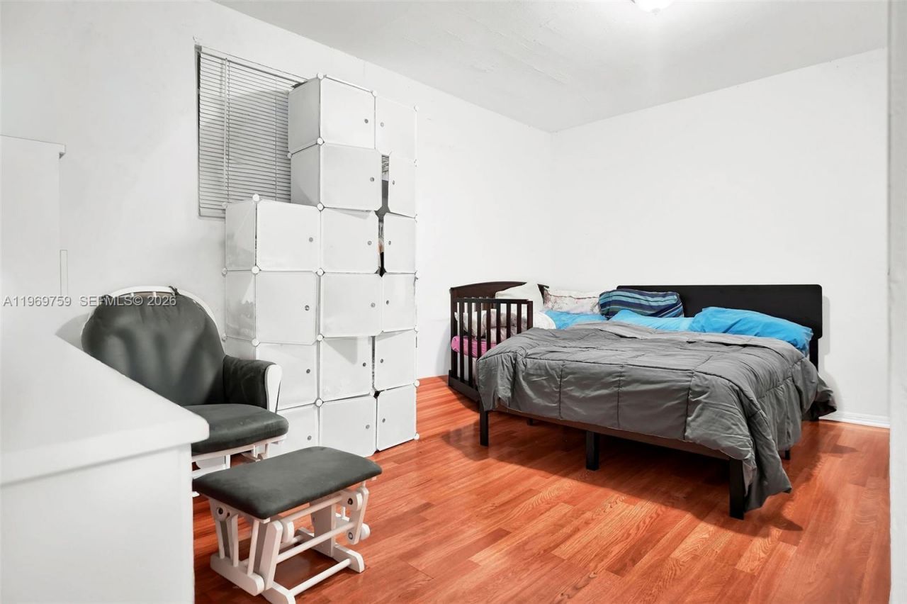 2104 NW 1st Ter, Miami, FL 33125 Photo