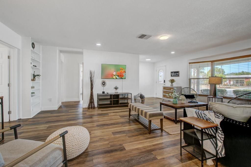 2121 Greenbriar Boulevard, Clearwater, FL 33763 Photo