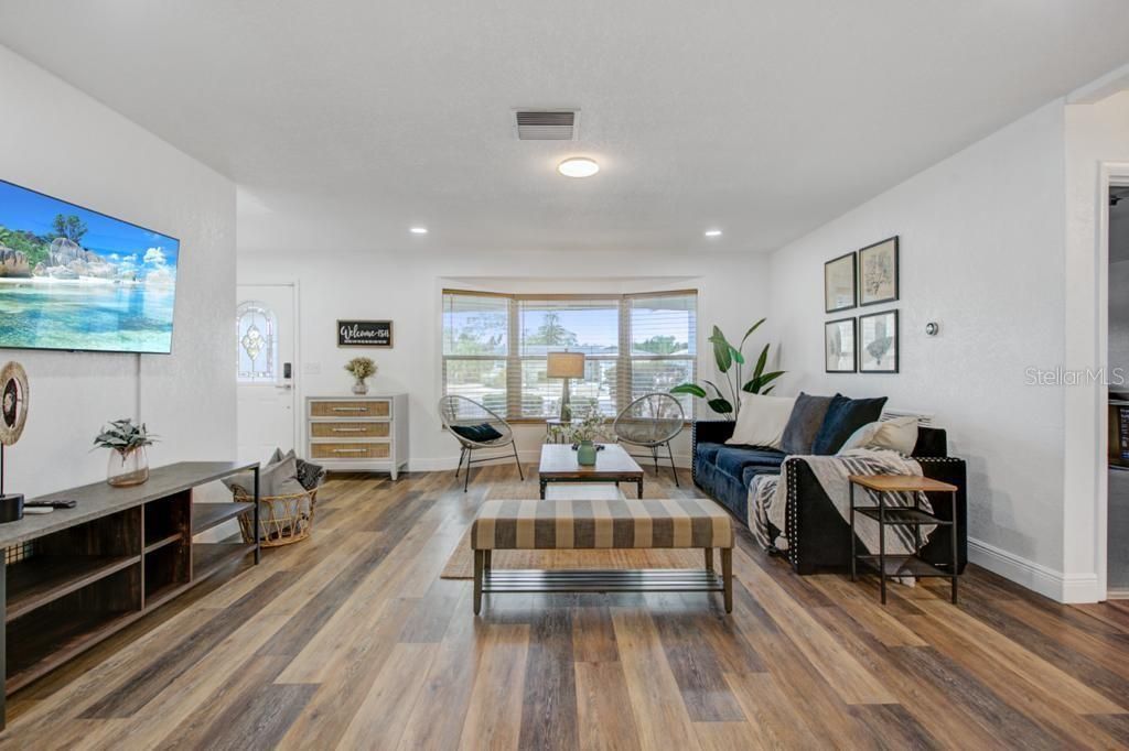 2121 Greenbriar Boulevard, Clearwater, FL 33763 Photo