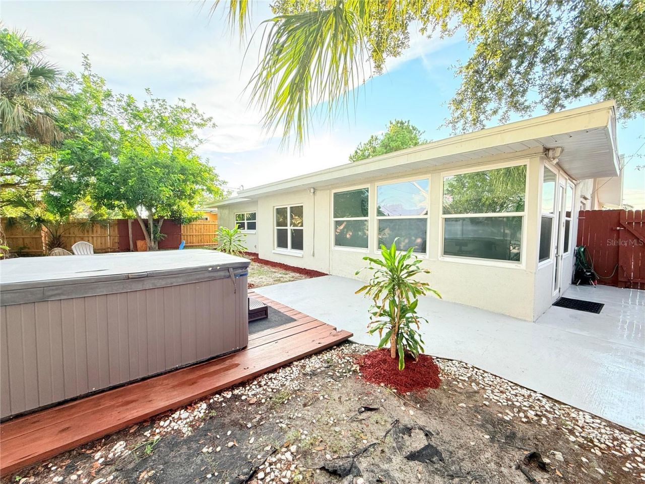 2121 Greenbriar Boulevard, Clearwater, FL 33763 Photo