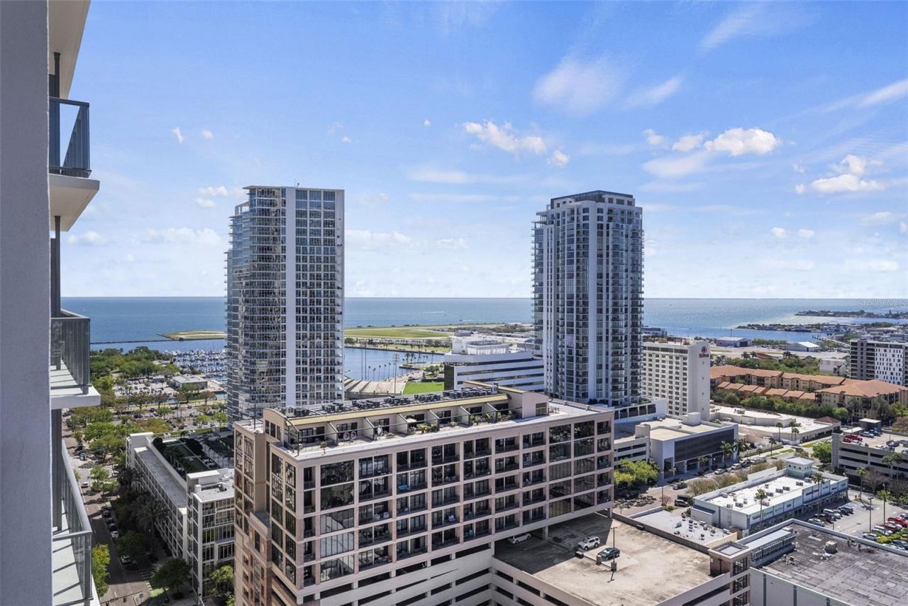 275 1st Avenue S, Unit 2206, Saint Petersburg, FL 33701 Photo