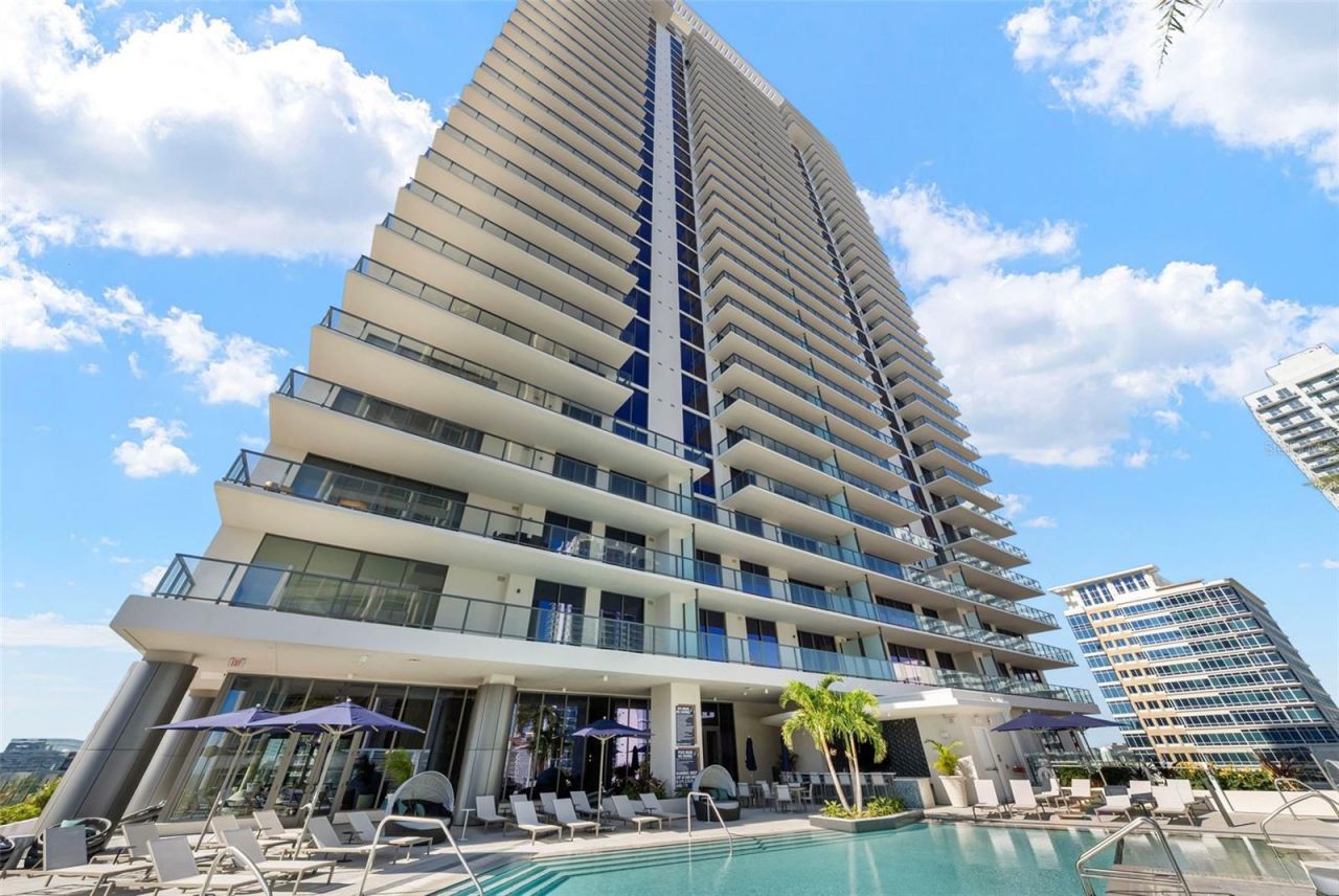 275 1st Avenue S, Unit 2206, Saint Petersburg, FL 33701 Photo