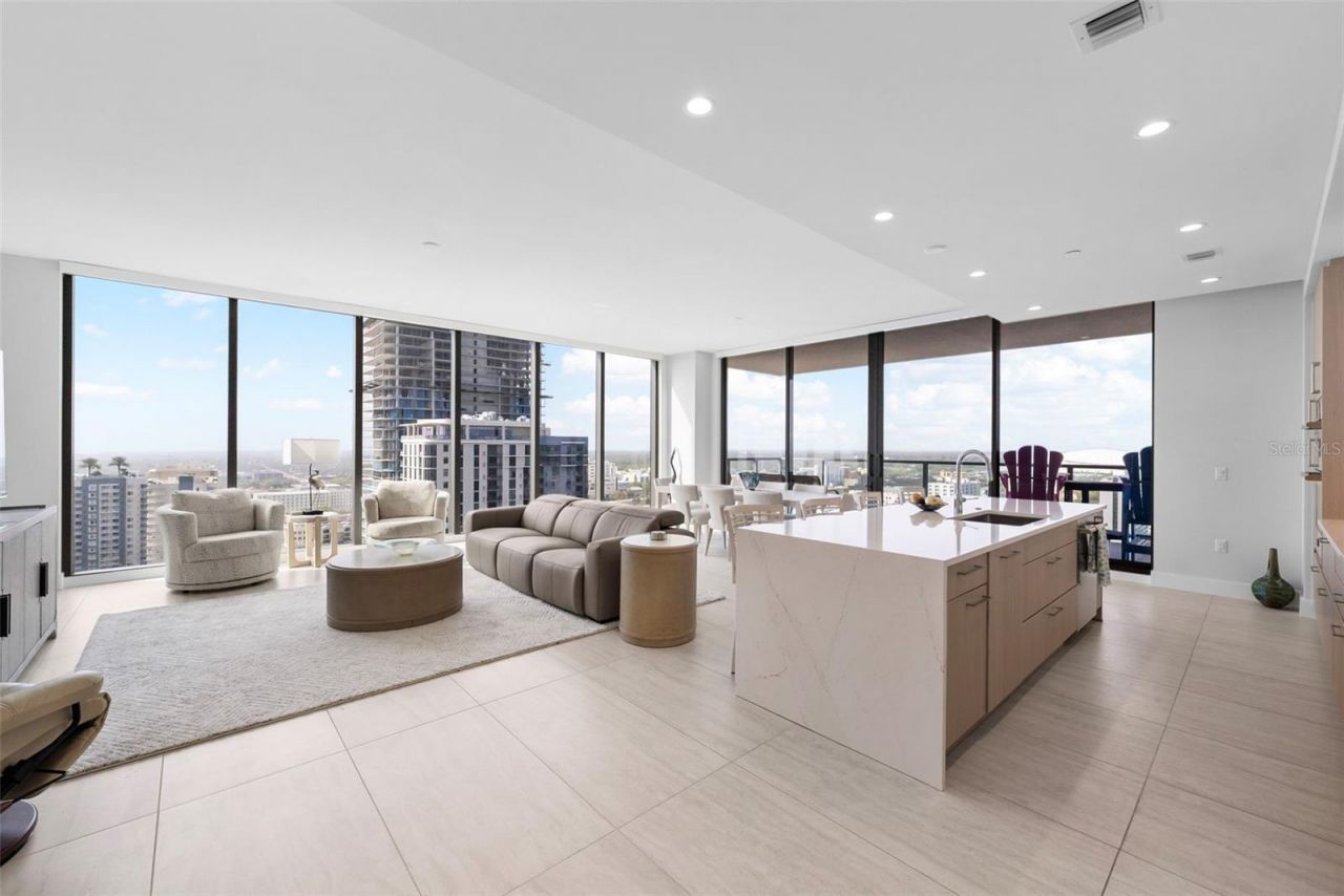 275 1st Avenue S, Unit 2206, Saint Petersburg, FL 33701 Photo