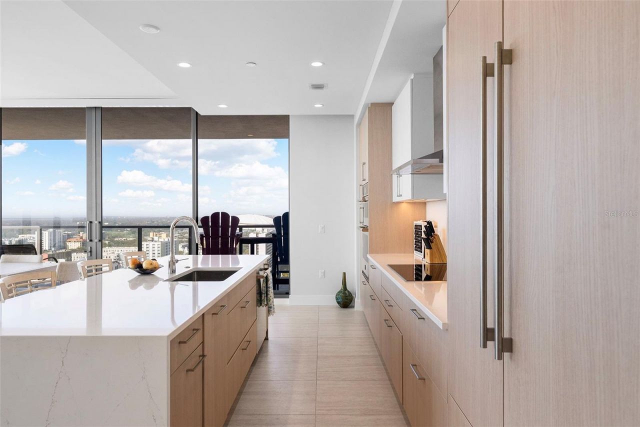 275 1st Avenue S, Unit 2206, Saint Petersburg, FL 33701 Photo