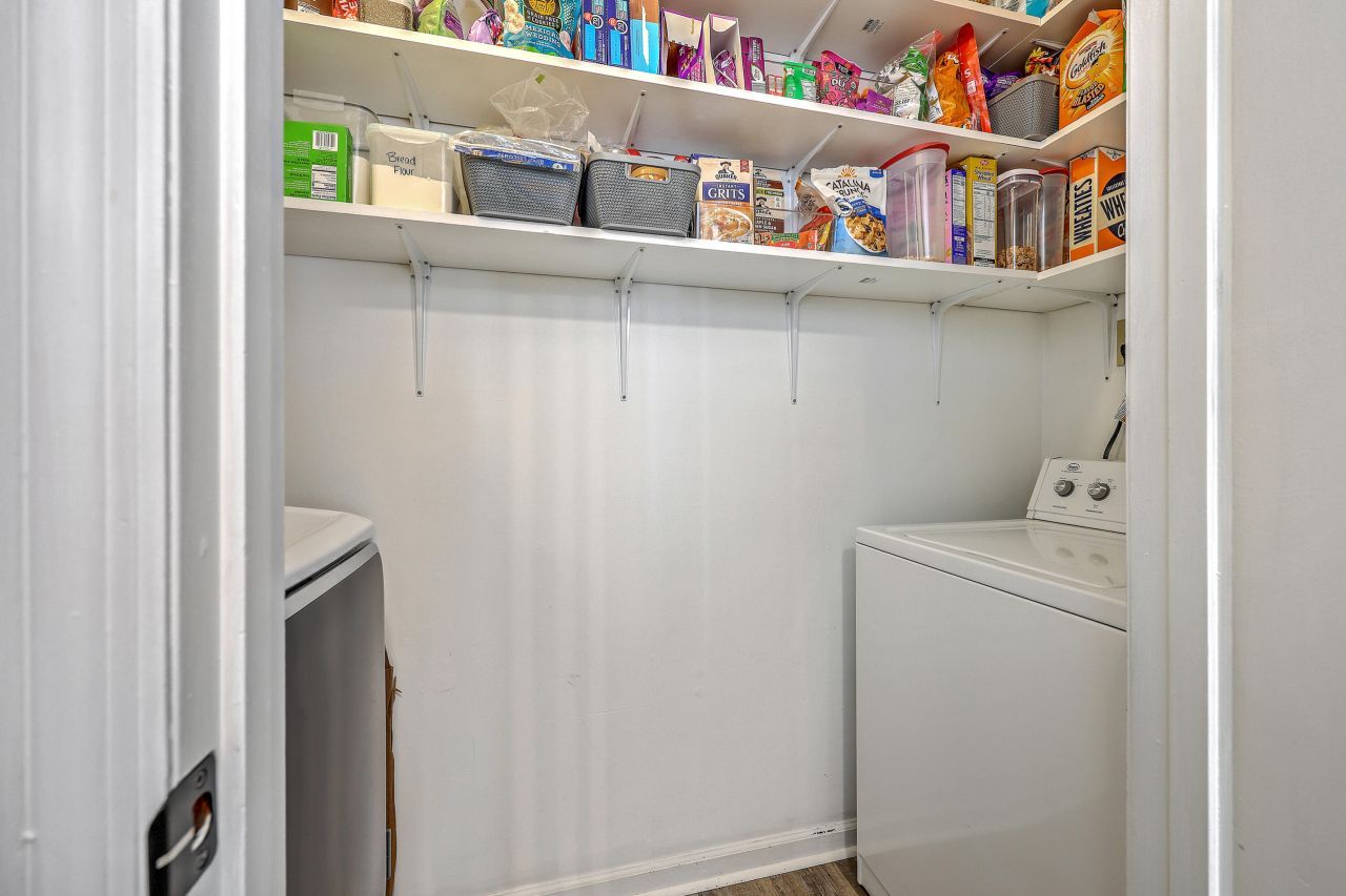 205 Kentucky Drive Photo 17