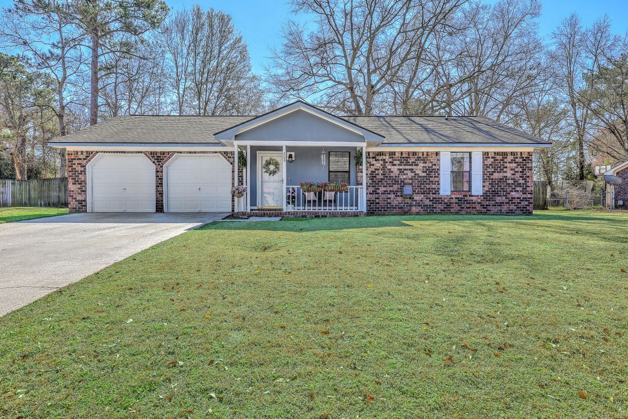 205 Kentucky Drive Photo 5