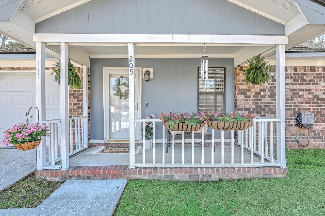 205 Kentucky Drive Photo 6