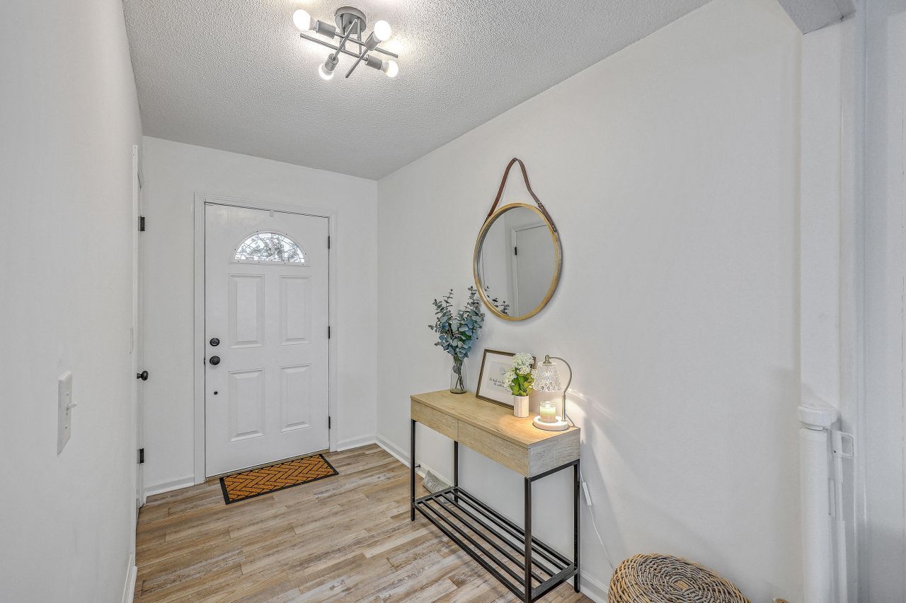 205 Kentucky Drive Photo 7