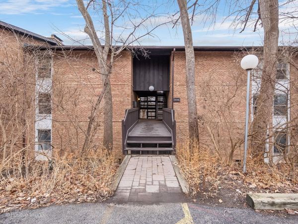 5516 E Lake Drive, Unit 92C, Lisle, IL 60532