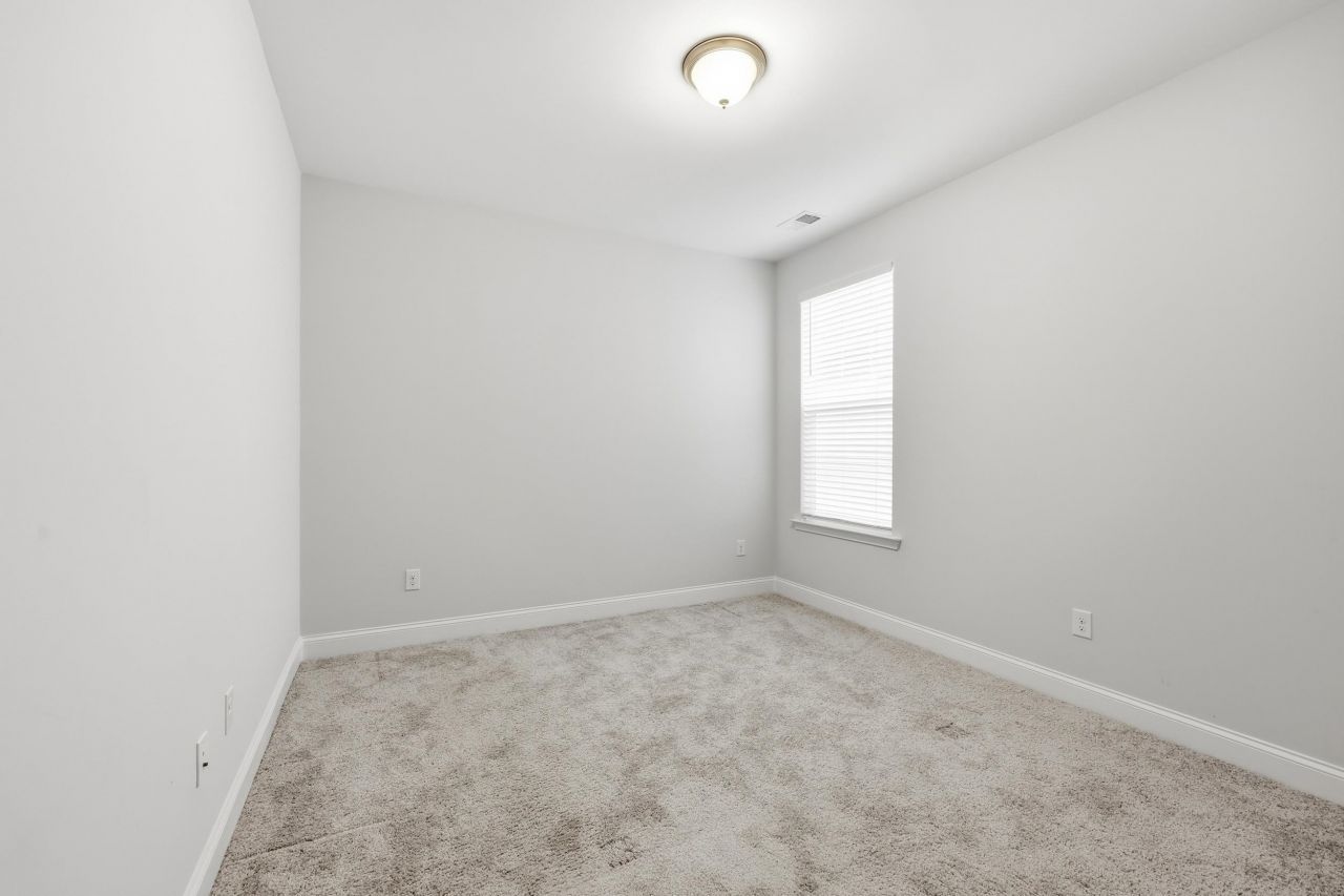 6204 Chadderton Circle Photo 5