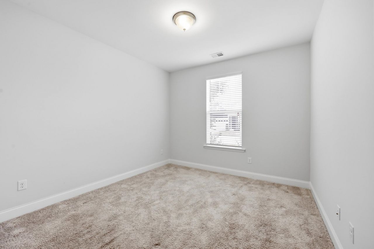 6204 Chadderton Circle Photo 7