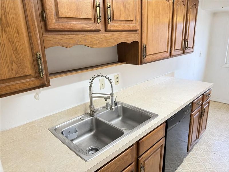 1781 Eric Drive, Dayton, OH 45414 Photo 5