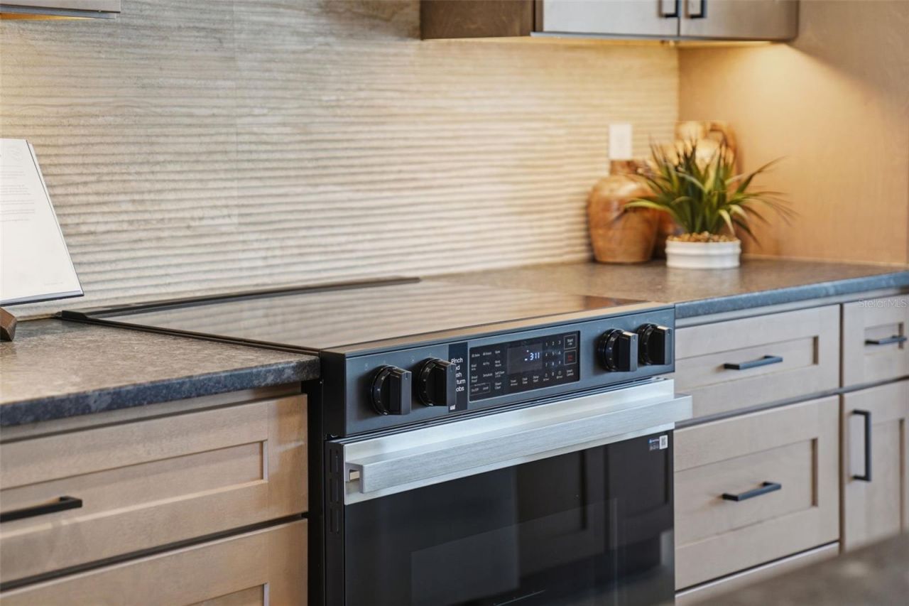 501 65th Street, Holmes Beach, FL 34217 Photo