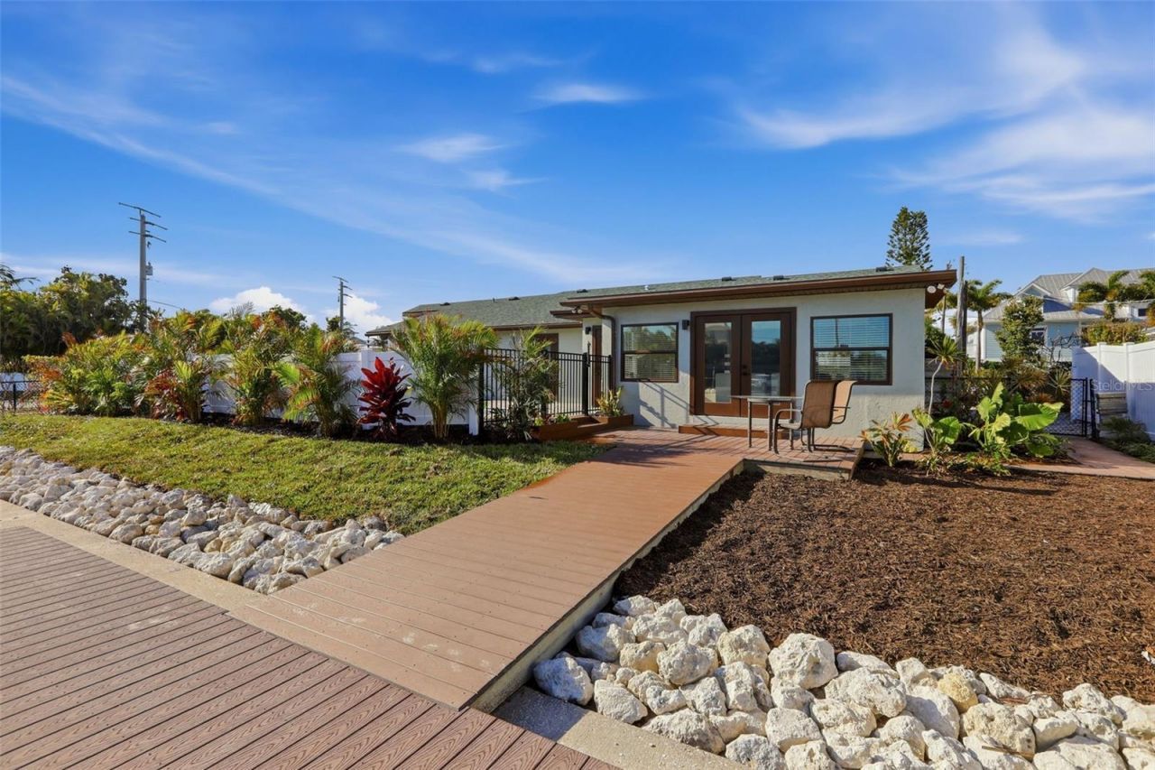 501 65th Street, Holmes Beach, FL 34217 Photo