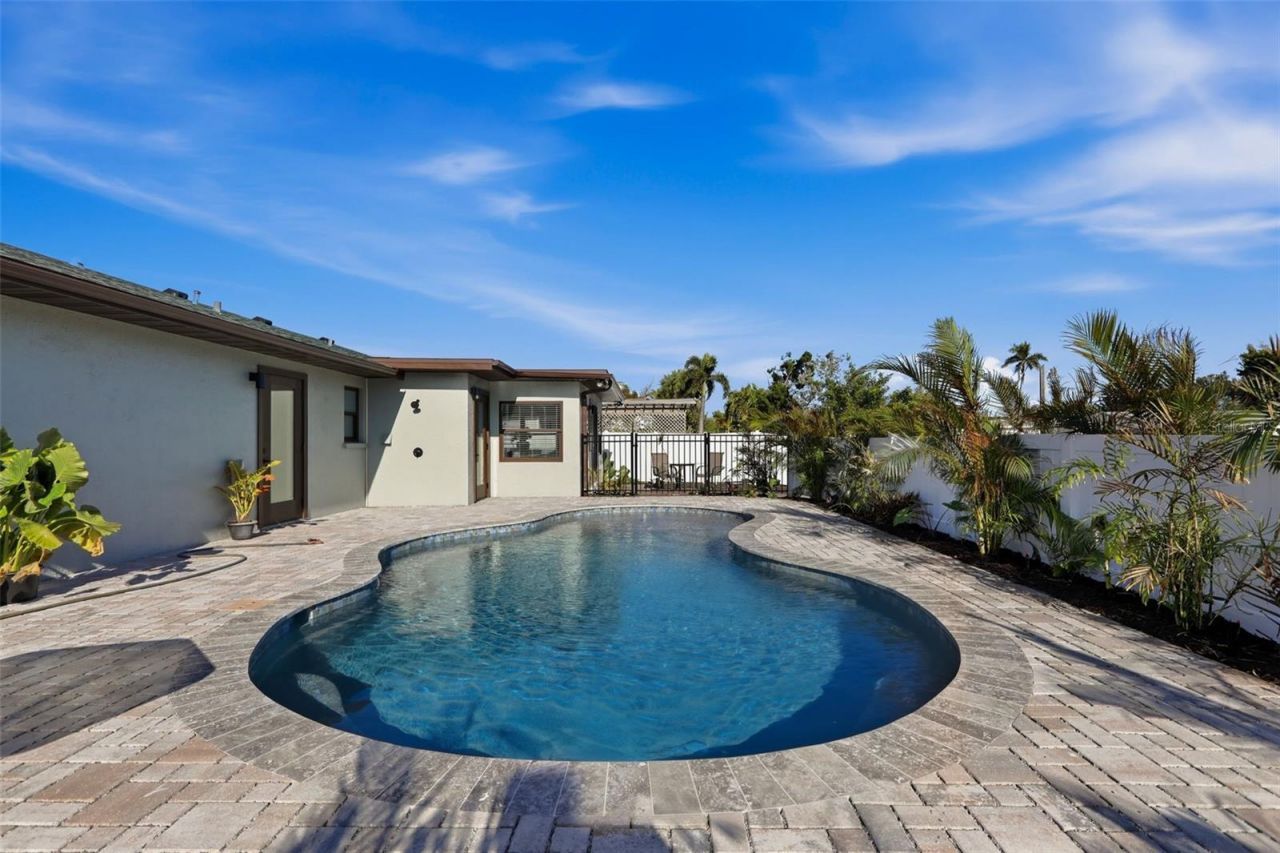 501 65th Street, Holmes Beach, FL 34217 Photo