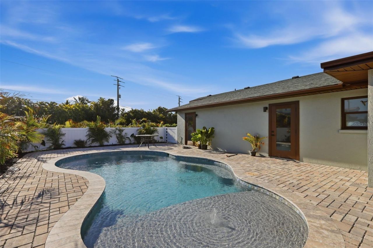 501 65th Street, Holmes Beach, FL 34217 Photo