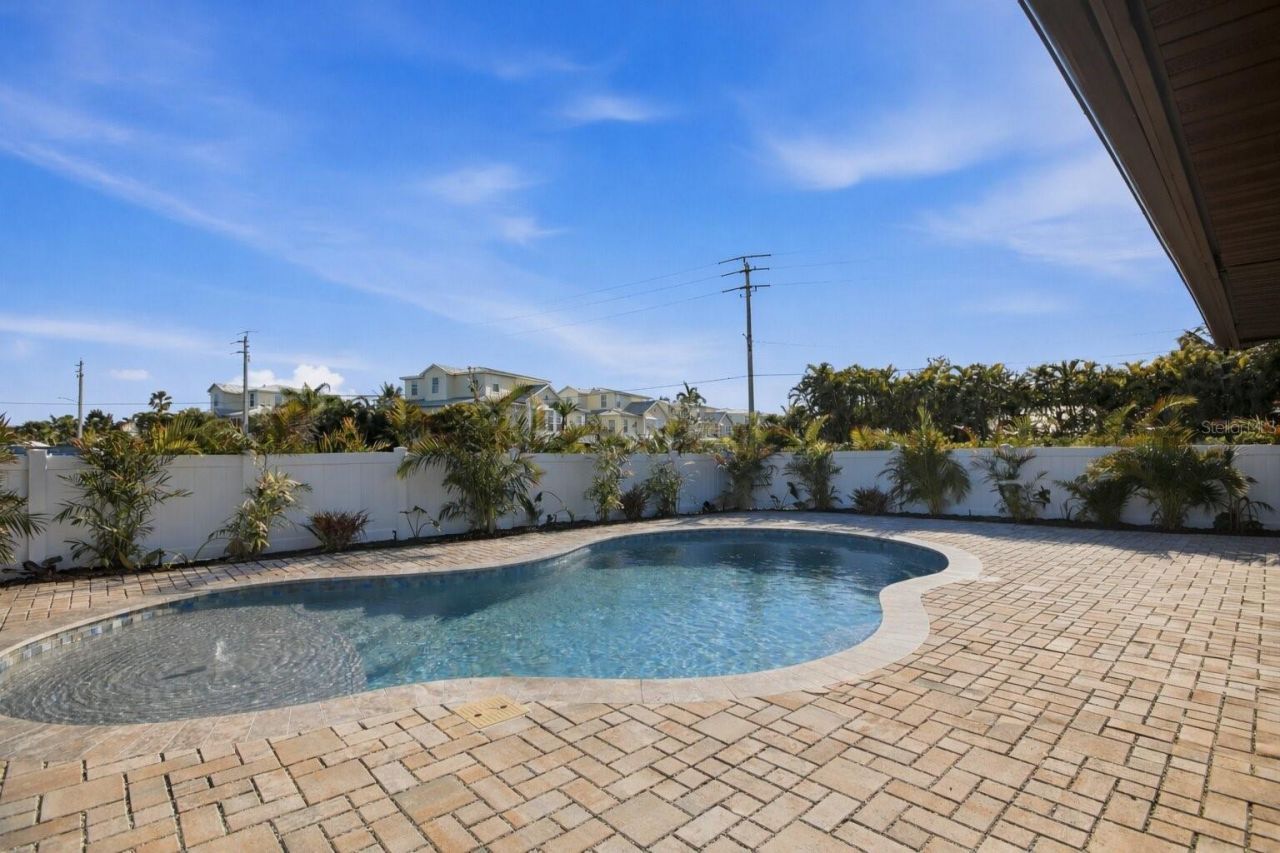 501 65th Street, Holmes Beach, FL 34217 Photo