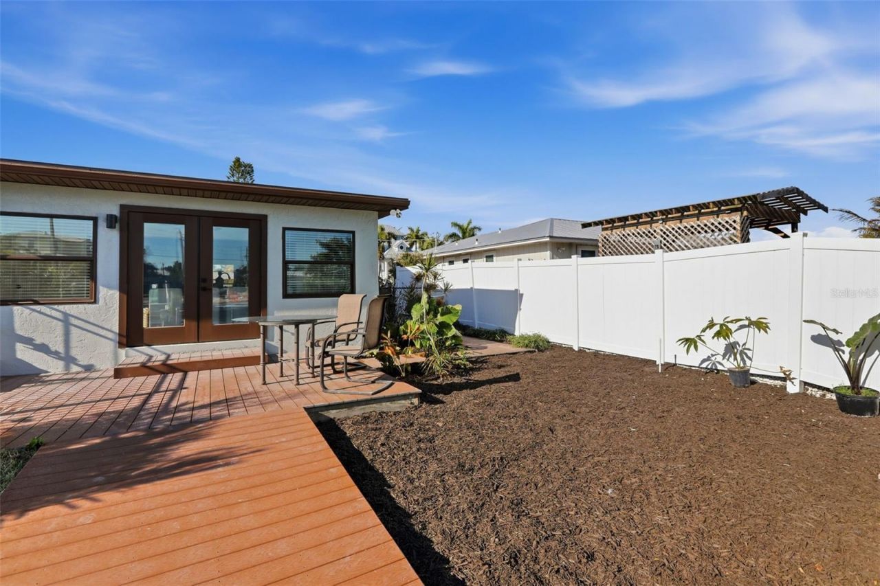 501 65th Street, Holmes Beach, FL 34217 Photo