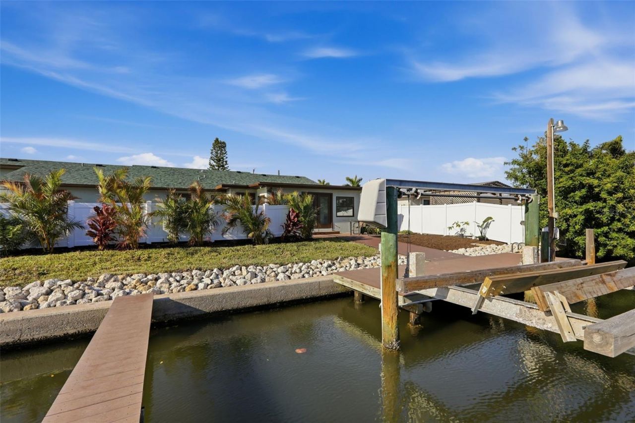 501 65th Street, Holmes Beach, FL 34217 Photo