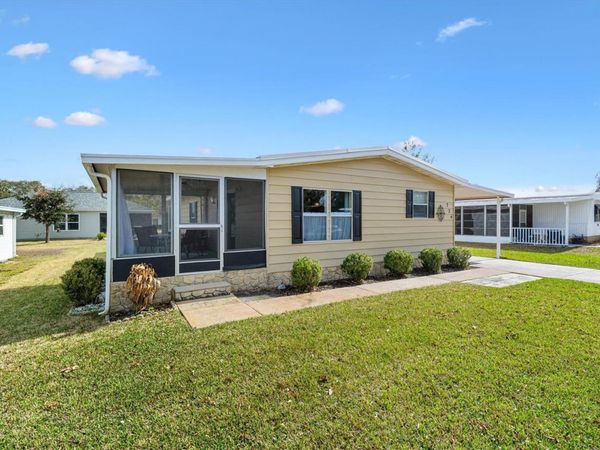 724 ROYAL PALM AVENUE, LADY LAKE, FL 32159