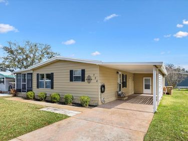 724 ROYAL PALM AVENUE, LADY LAKE, FL 32159