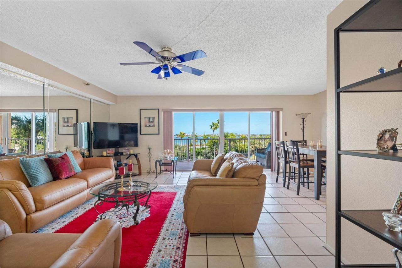 7430 Sunshine Skyway Lane S, Unit 406, Saint Petersburg, FL 33711 Photo