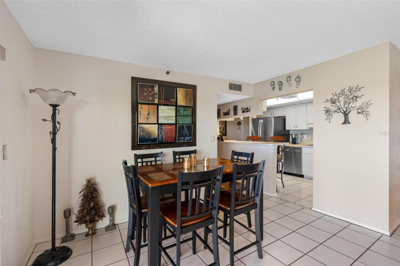 7430 Sunshine Skyway Lane S, Unit 406, Saint Petersburg, FL 33711 Photo