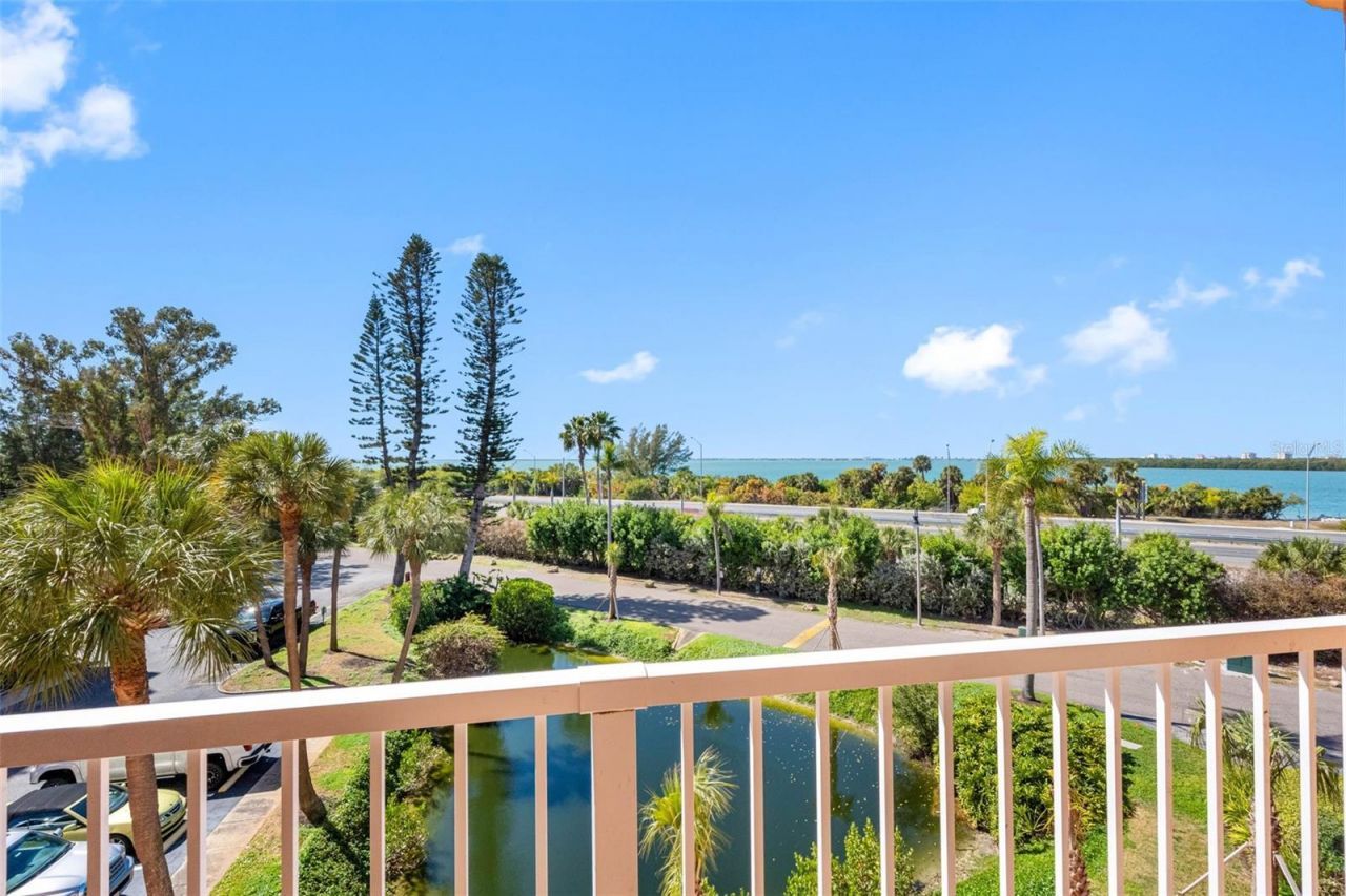 7430 Sunshine Skyway Lane S, Unit 406, Saint Petersburg, FL 33711 Photo