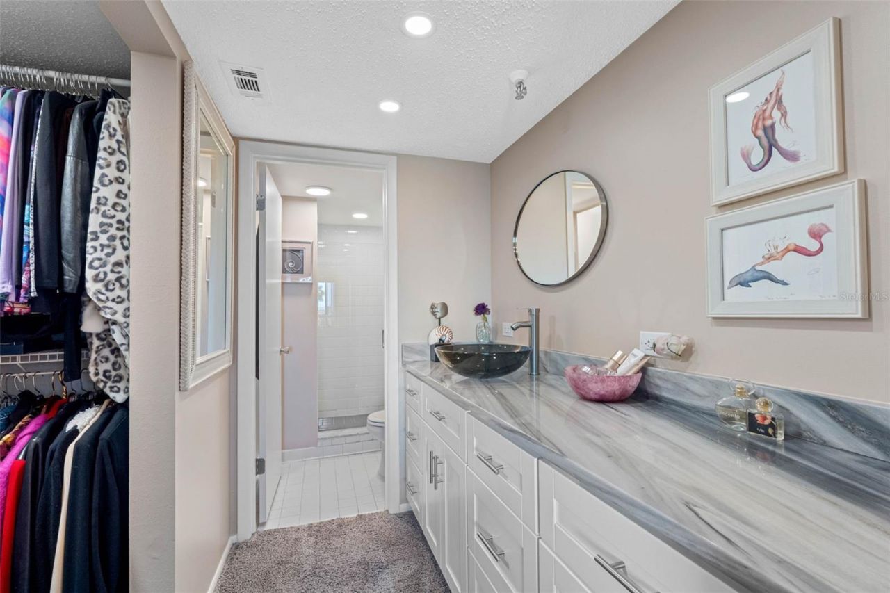 7430 Sunshine Skyway Lane S, Unit 406, Saint Petersburg, FL 33711 Photo