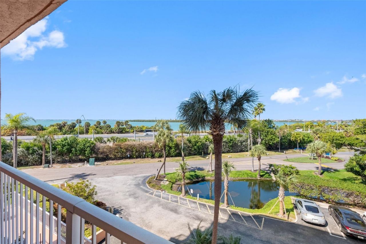 7430 Sunshine Skyway Lane S, Unit 406, Saint Petersburg, FL 33711 Photo