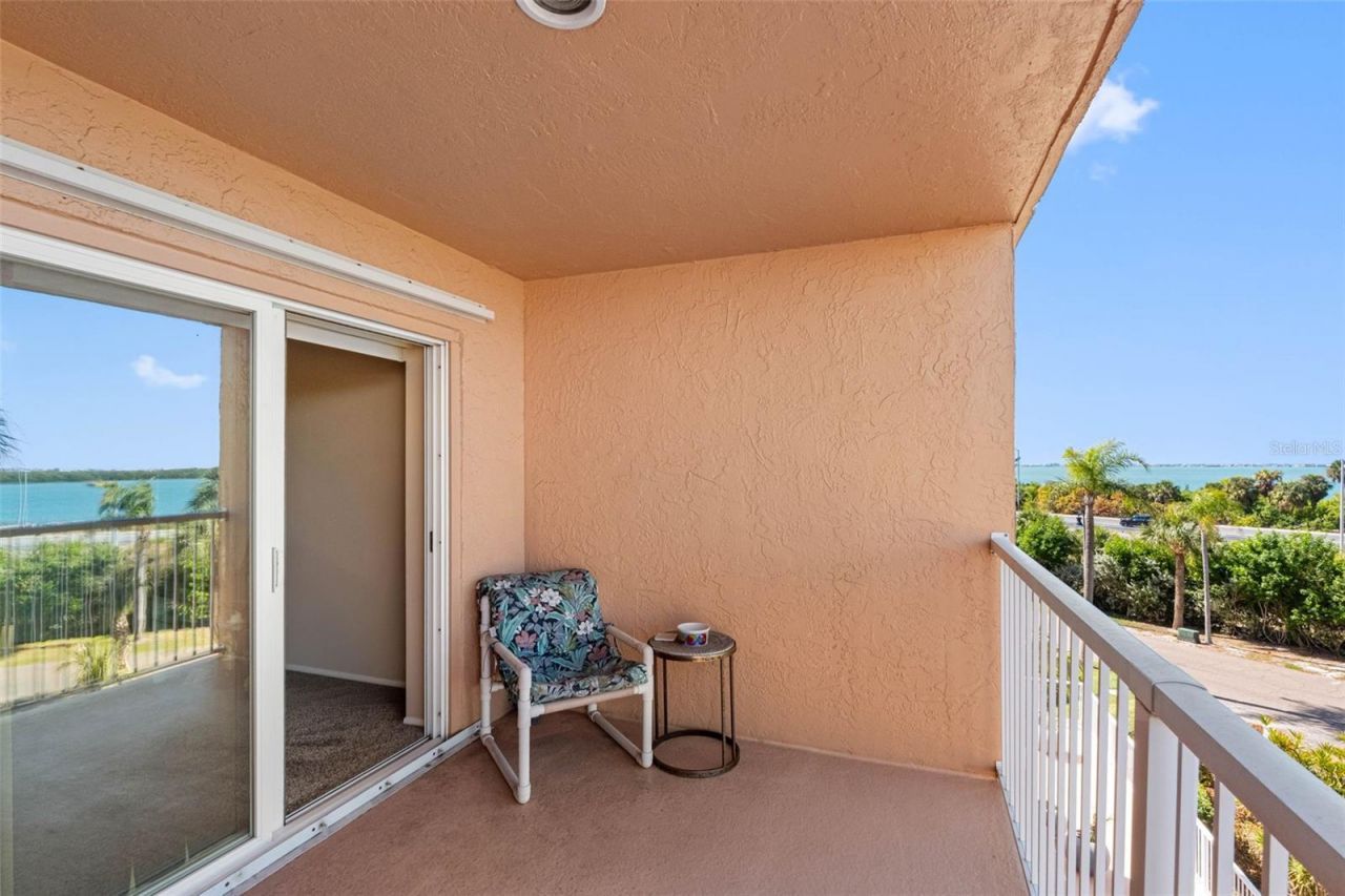 7430 Sunshine Skyway Lane S, Unit 406, Saint Petersburg, FL 33711 Photo