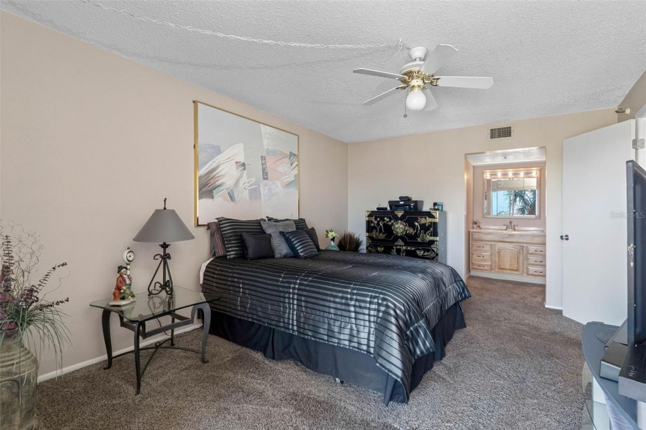 7430 Sunshine Skyway Lane S, Unit 406, Saint Petersburg, FL 33711 Photo