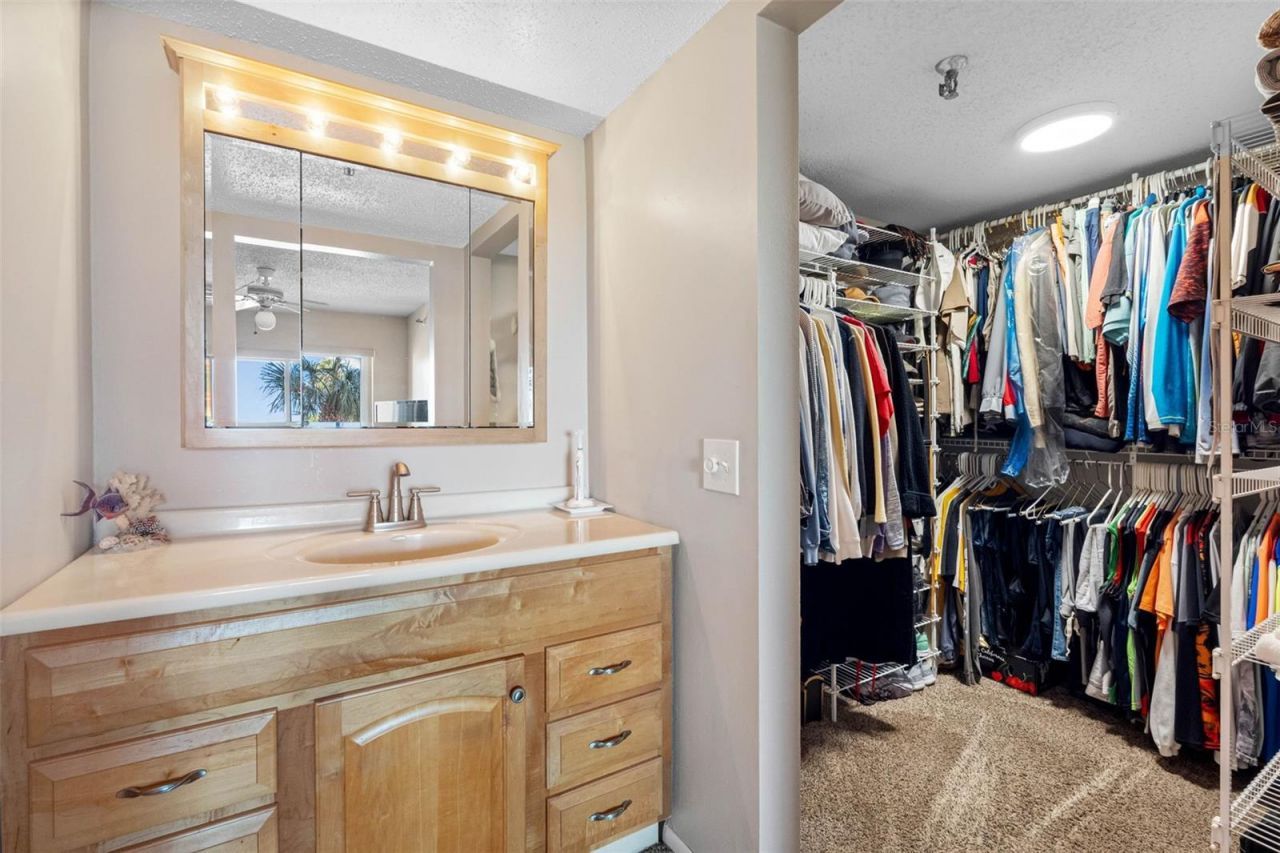 7430 Sunshine Skyway Lane S, Unit 406, Saint Petersburg, FL 33711 Photo