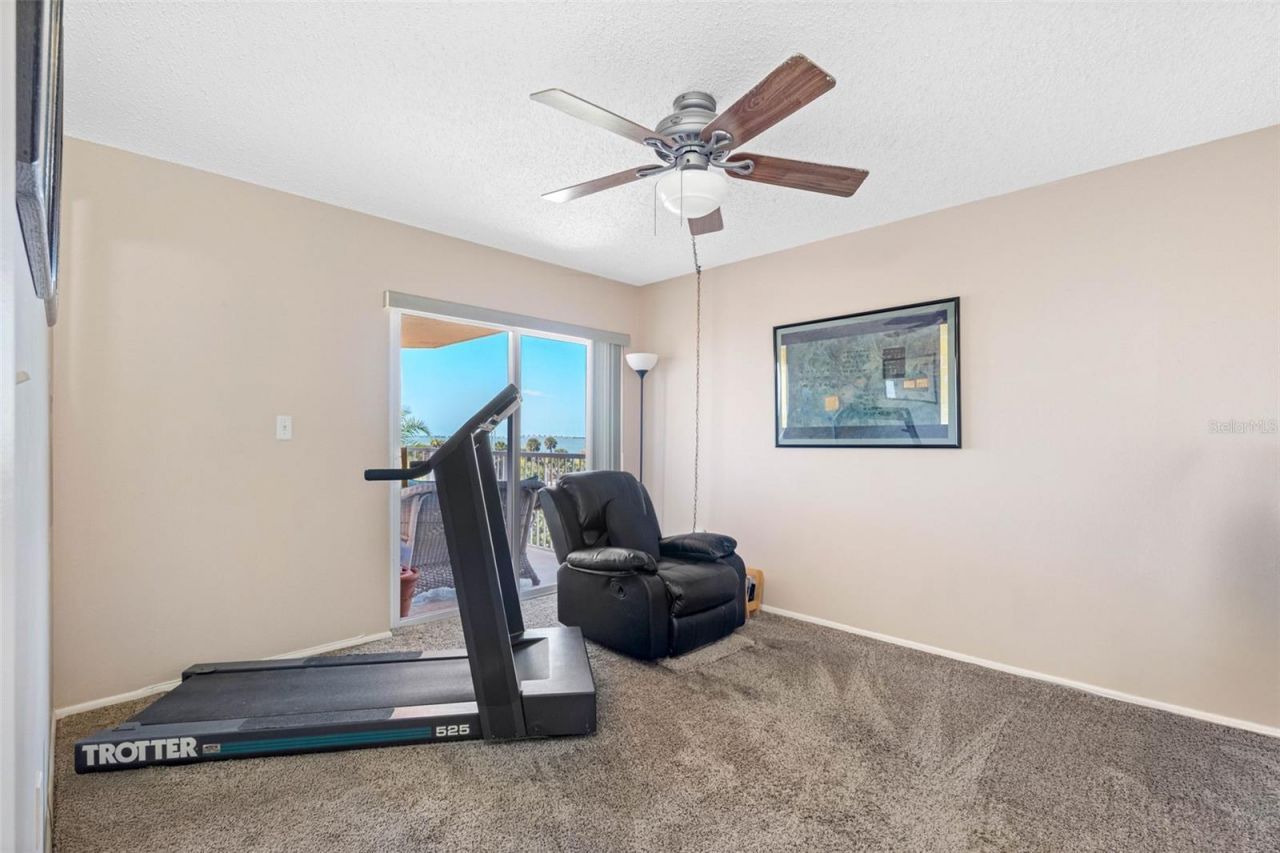 7430 Sunshine Skyway Lane S, Unit 406, Saint Petersburg, FL 33711 Photo