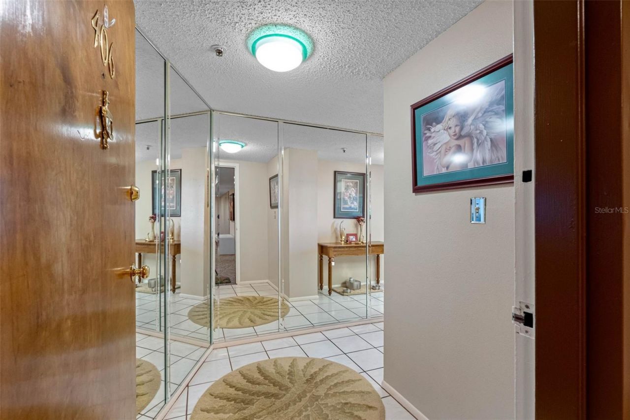 7430 Sunshine Skyway Lane S, Unit 406, Saint Petersburg, FL 33711 Photo