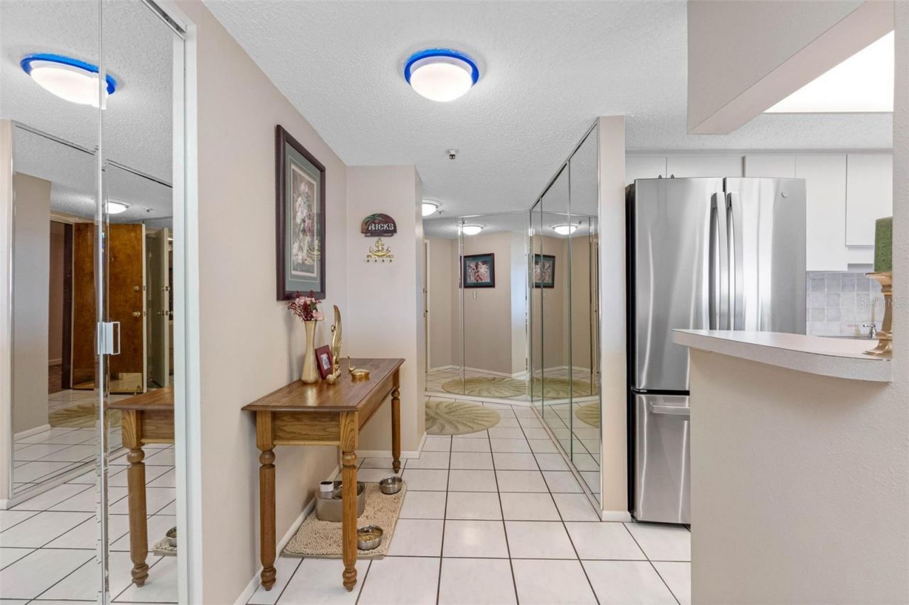 7430 Sunshine Skyway Lane S, Unit 406, Saint Petersburg, FL 33711 Photo